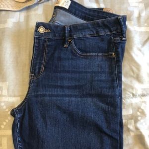 Hollister dark denim skinny jeans